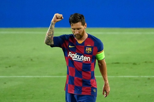 أنصار برشلونة يحتفون بميسي في "نيو كامب"