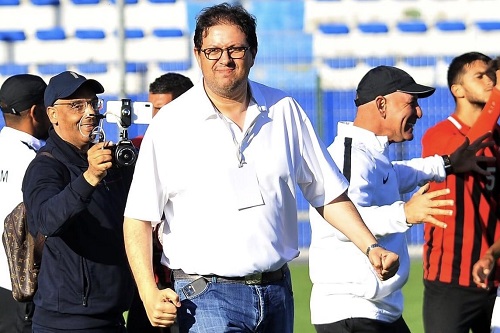 جماهير الرجاء تُشكك في وطنية آيت منا بسبب تصريحات رئيس الزمالك