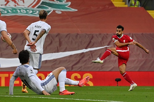 "هاتريك" صلاح يمنح ليفربول فوزا صعبا على ليدز يونايتد في الدوري الإنجليزي