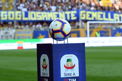 فيروس كورونا يلقي بظلاله على الدوري الإيطالي