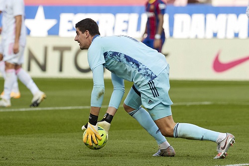 كورتوا: قدمنا ما يريده المدرب أمام برشلونة