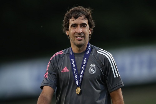 دي لا ريد: راوول مؤهل لتدريب ريال مدريد