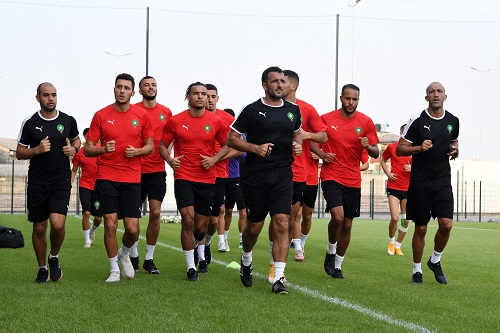 المنتخب الوطني يُجري أول حصة تدريبية بالكاميرون استعداداً لإفريقيا الوسطى