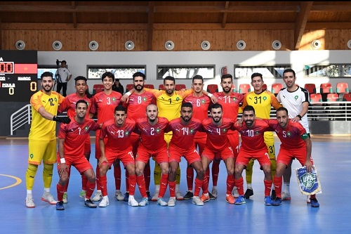 الأسود وودية أوزبكستان