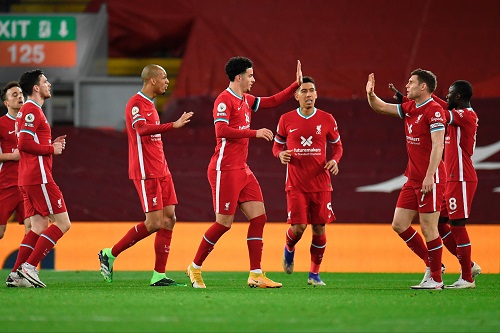 ليفربول يفوز على ليستر سيتي ويزاحم توتنهام في صدارة الدوري الإنجليزي