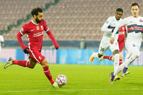 أتالانتا يرافق ليفربول لثمن النهائي وصلاح يسجل هدفا تاريخيا