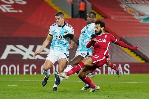 صلاح يقود ليفربول لاكتساح وولفرهامبتون برباعية في الدوري الإنجليزي
