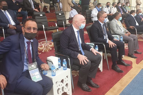 إنفانتينو ولقجع يُتابعان مباراة "الأشبال" وغامبيا