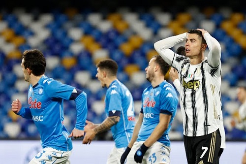 نابولي يهزم يوفنتوس ويتقدم للمركز الرابع في الدوري الإيطالي