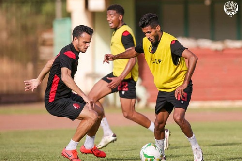 الوداد يخوض تدريبا لـ"إزالة العياء" بمركب بنجلون