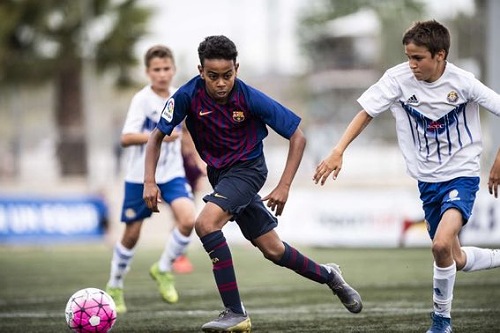 المغربي "يامال" يقود برشلونة لهزم إسبانيول