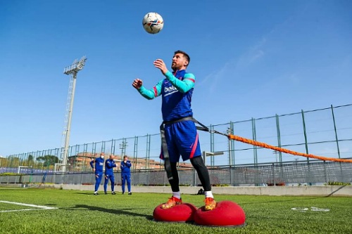 برشلونة يخوض تدريباته بأقل عدد من اللاعبين نظرا للارتباطات الدولية