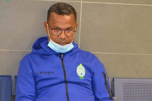 الشابي غاضب.. وقرارات تأديبية ثقيلة تُهدد بنحليب بسبب تخلفه عن رحلة تنزانيا