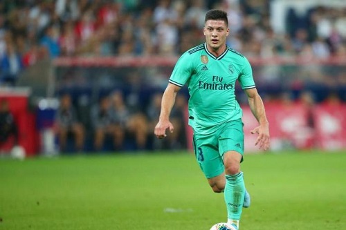 لوكا يوفيتش يعلن عودته إلى ريال مدريد مع نهاية عقد إعارته لآينتراخت فرانكفورت