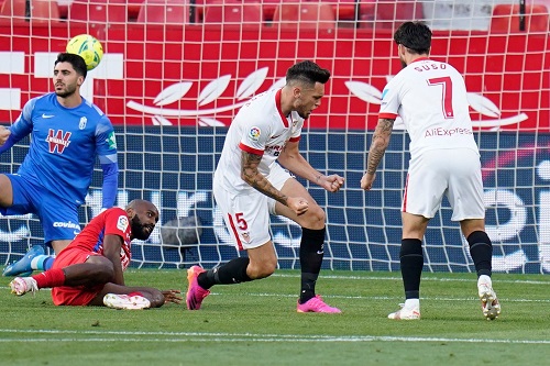 إشبيلية يواصل انتفاضته في الدوري الإسباني