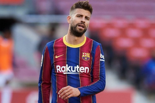 بيكيه بعد الفوز على فالنسيا: سنواصل القتال على لقب الدوري الإسباني