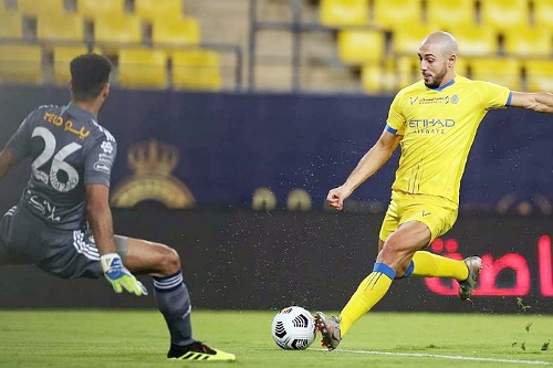 نور الدين أمرابط يُحدد موقفه من تمديد مقامه مع النصر السعودي