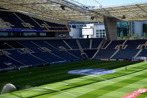 نهائي دوري أبطال أوروبا يشعل الأجواء في مدينة بورتو البرتغالية