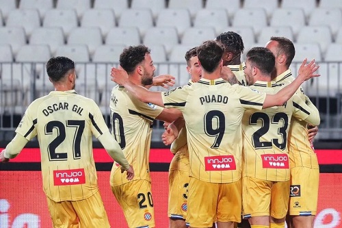إسبانيول برشلونة يعود الى أضواء "الليغا"
