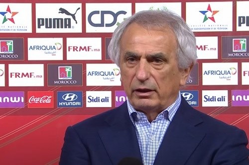 خاليلوزيتش حول المنتخب إلى "مختبر".. تواضع الأداء يتواصل ويدفع الجماهير لدق ناقوس الخطر