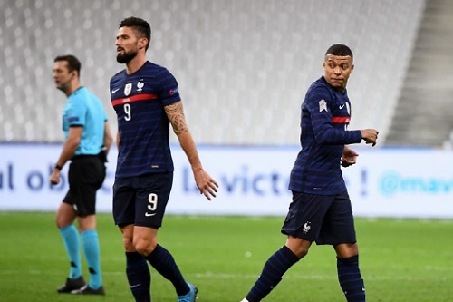بوغبا نجم المنتخب الفرنسي ينفي وجود خلافات بين غيرو ومبابي