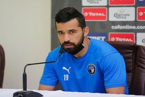 عبد الله السعيد: هدفنا الفوز بكأس الكونفدرالية