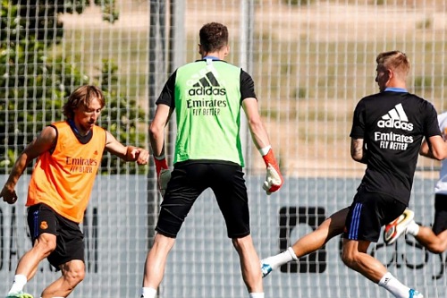 خماسي الريال يستعدون للمشاركة في التحضيرات