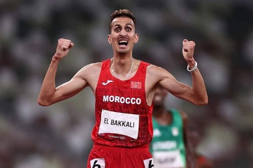 الرجاء الرياضي يهنئ سفيان البقالي بذهبية طوكيو