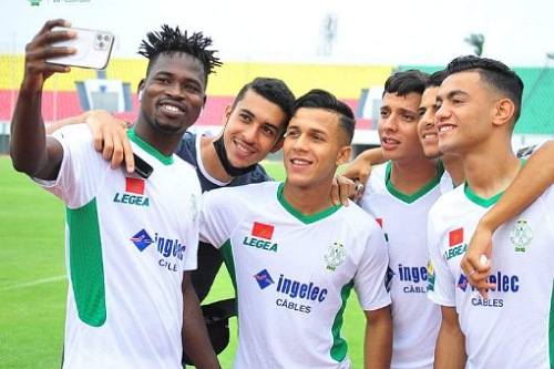 لاعبو الرجاء يواصلون الإضراب عن التداريب ويهددون بمقاطعة ودية روما