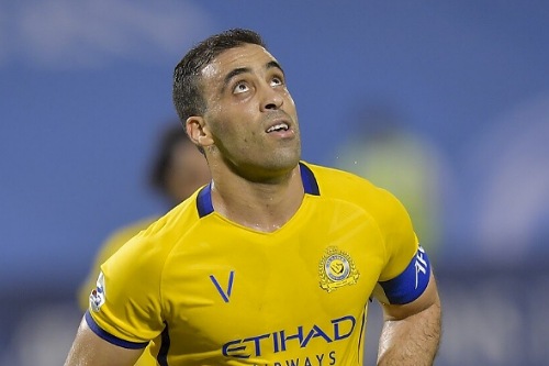 حمد الله يساهم في فوز النصر على ضمك برباعية في الدوري السعودي