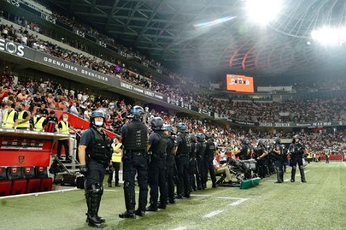 نادي نيس يتهم لاعب مارسيليا باستفزاز جماهيره