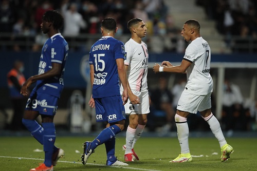 حكيمي يساهم في فوز باريس سان جيرمان على تروا في الدوري الفرنسي