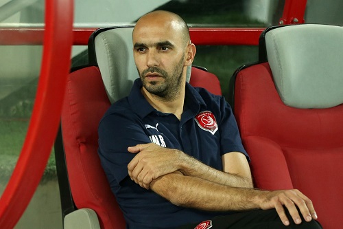 الناصيري يفاوض وليد الركراكي لخلافة البنزرتي في تدريب الوداد