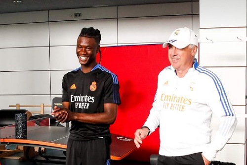 لاعبو ريال مدريد يرحبون بقدوم الفرنسي كامافينغا