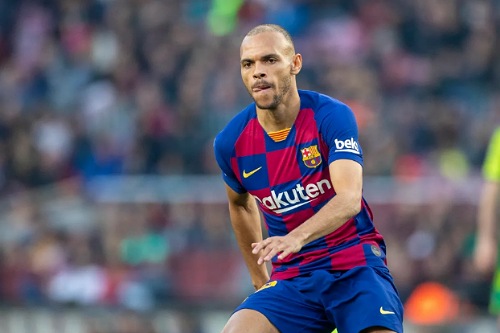 برشلونة يؤكد خضوع مهاجمه الدنماركي برايثوايت لعملية جراحية