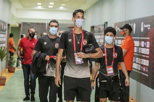 الأهلي المصري يقرر خصم 300 ألف جنيه من كل لاعب بعد خسارة السوبر المحلي