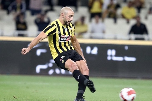 أمرابط يقص شريط مبارياته في دوري السوبر اليوناني بهدف في شباك لونيكوس