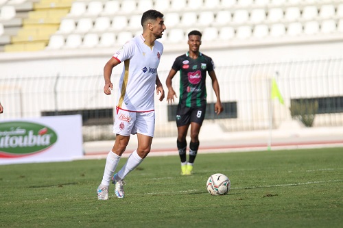 الوداد يهزم يوسفية برشيد ويقتسم صدارة الدوري مع الرجاء