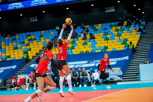 منتخب الطائرة النسوي يخسر في نصف نهائي الكان