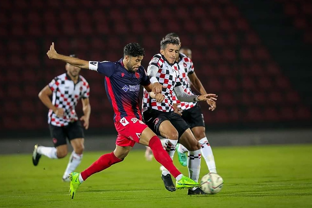 الجماهير تسخر من مباراة شباب المحمدية والوداد