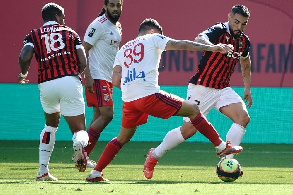 نيس يقلب الطاولة على ليون في "الليغ 1"