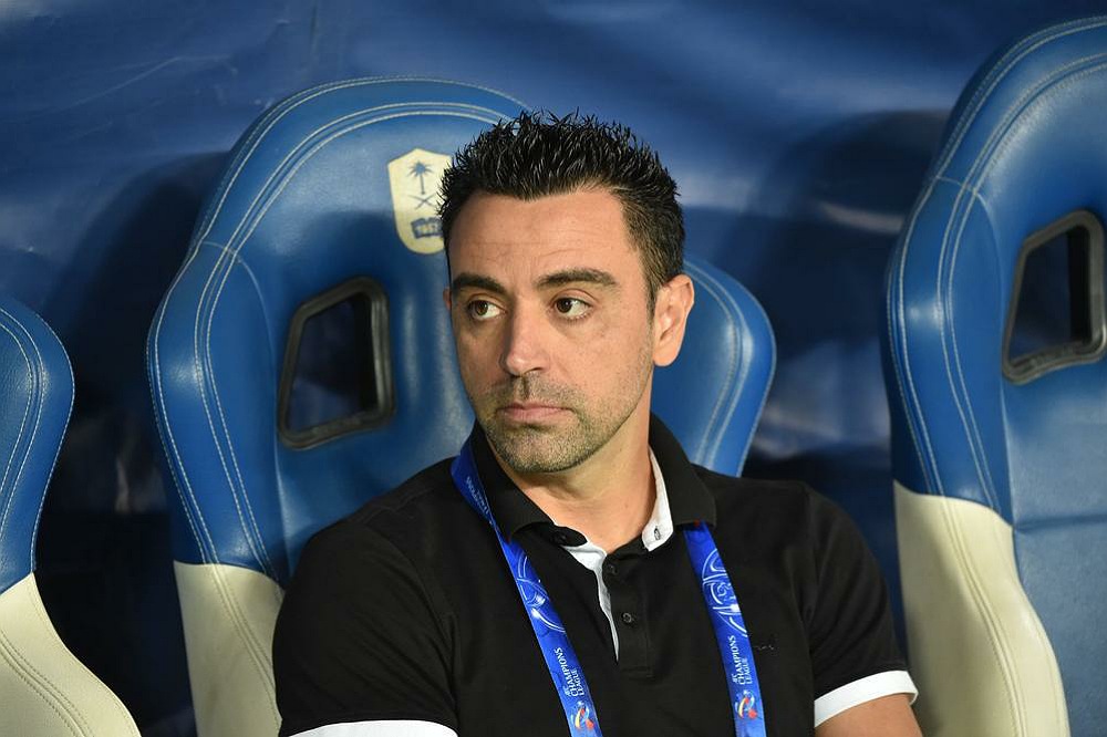 السد القطري يعلن موافقته على انتقال تشافي إلى برشلونة