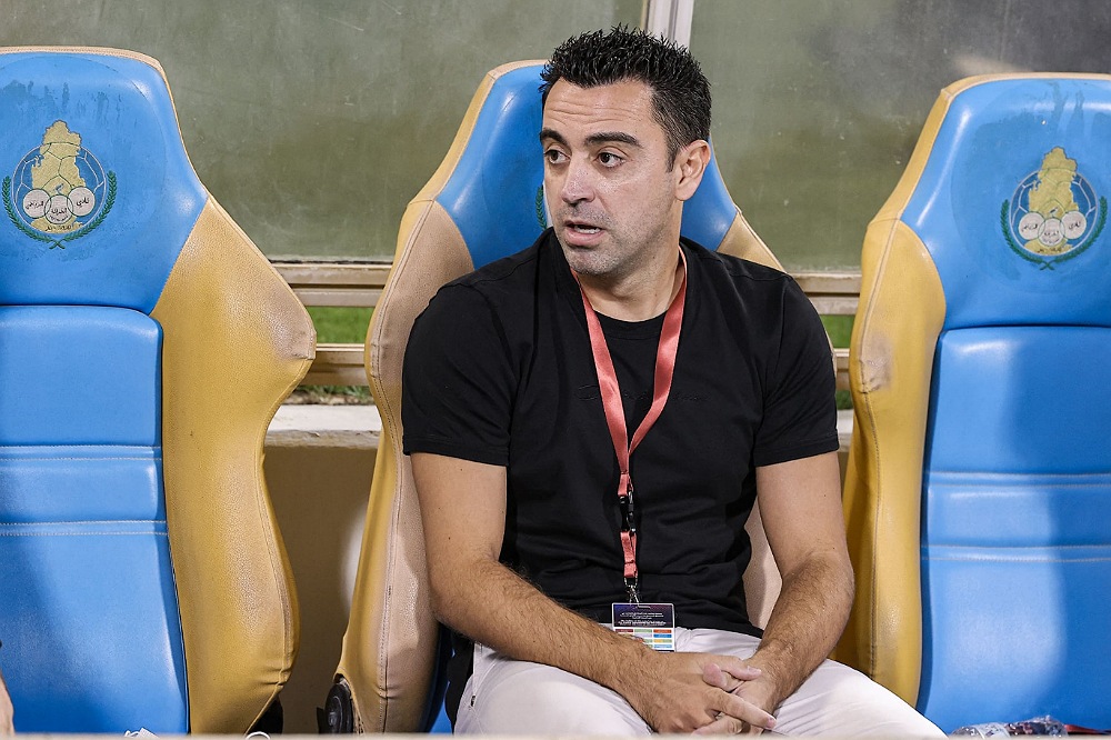 رسميا.. تشافي مدربا لبرشلونة خلفا لكومان