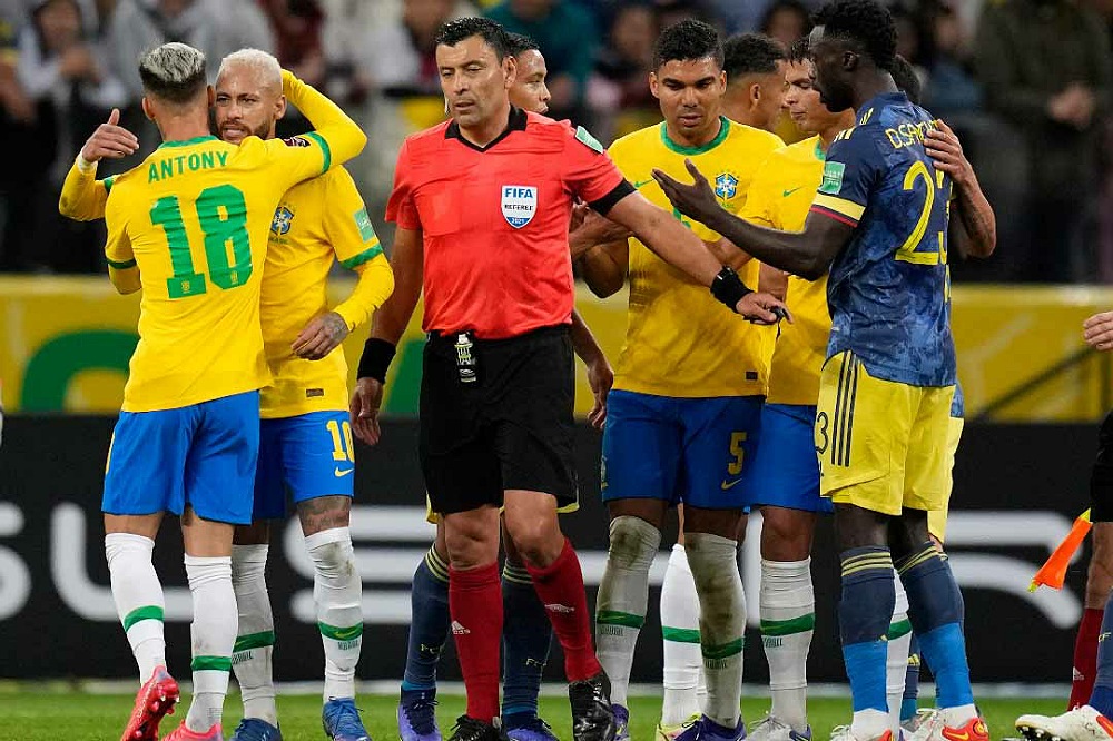 دانيلو يؤكد عدم تهاون البرازيل أمام الأرجنتين
