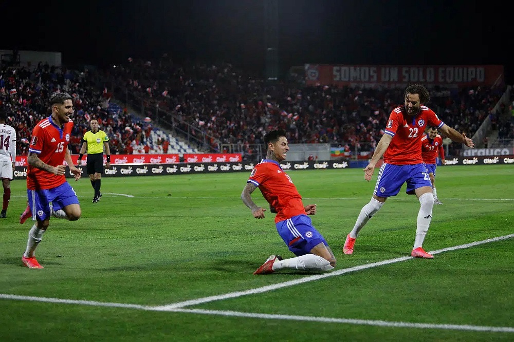 مدرب تشيلي: مصيرنا بات بأيدينا للتأهل للمونديال