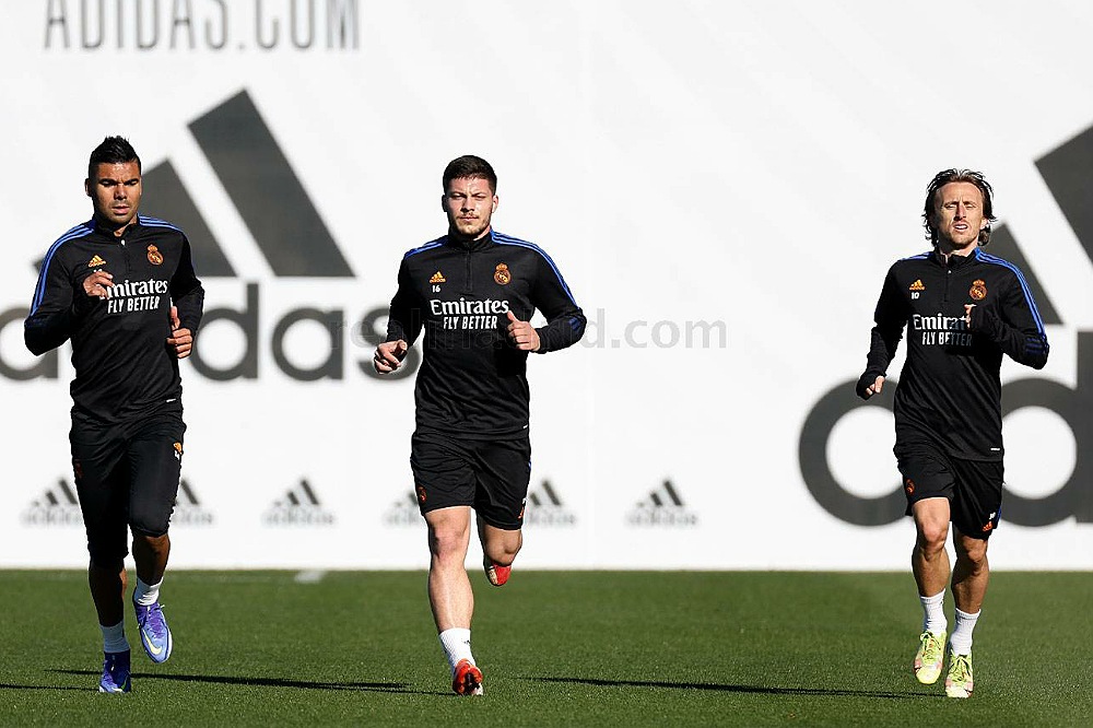 كورتوا وكاسيميرو ومودريتش "يظهرون" في تدريبات ريال مدريد