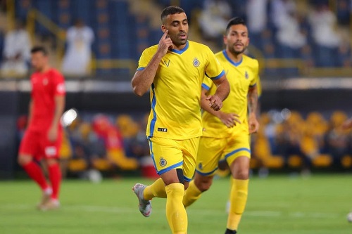 بعد فسخ النصر لعقده.. عملاق مصري يستهدف التعاقد مع حمد الله
