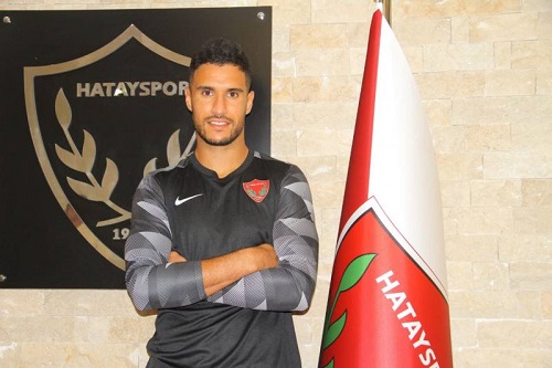 حامي عرين "أسود الأطلس" على "رادار" غلطة سراي التركي في"المركاتو" المقبل