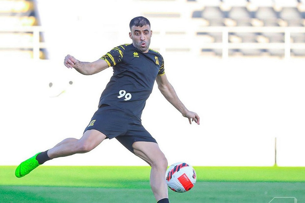 تفاصيل صغيرة تفصل حمد الله عن أول ظهور بقميص الاتحاد