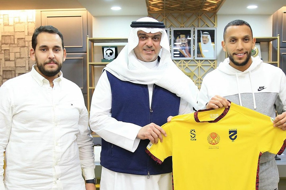 الزرهوني سعيد بحمل قميص نادي الحزم